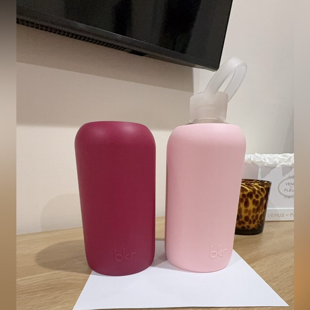 bkr water bottle in Bunny and extra sleeve in Harlow